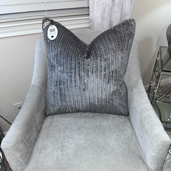 1-NWT CALLISTO HOME FUR/VELVET DECORATIVE PILLOW (Read description for details) - Picture 8 of 17